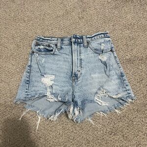 Abercrombie Curve Love High Rise Mom Short size 25